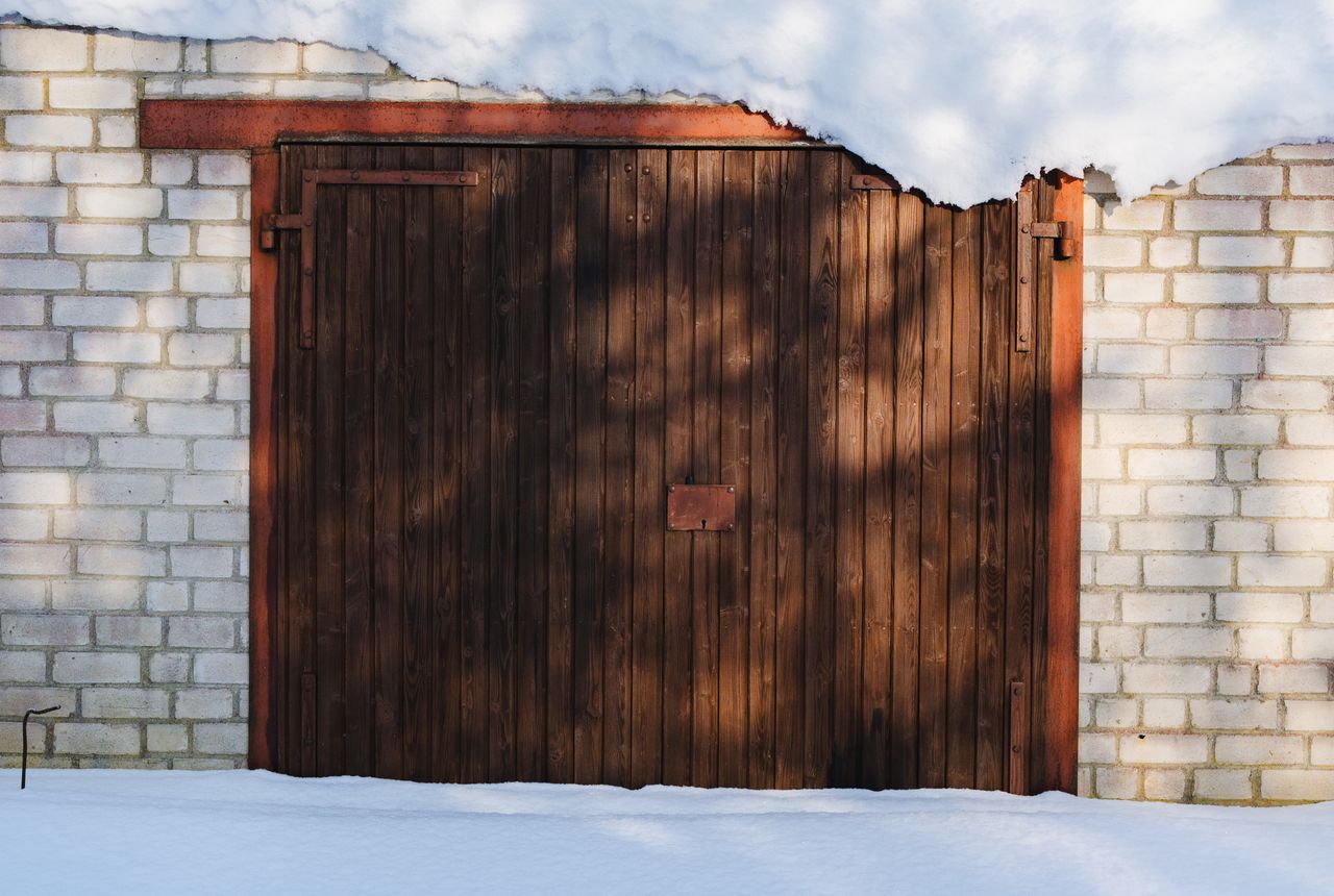 Garage door service in Overland Park, KS