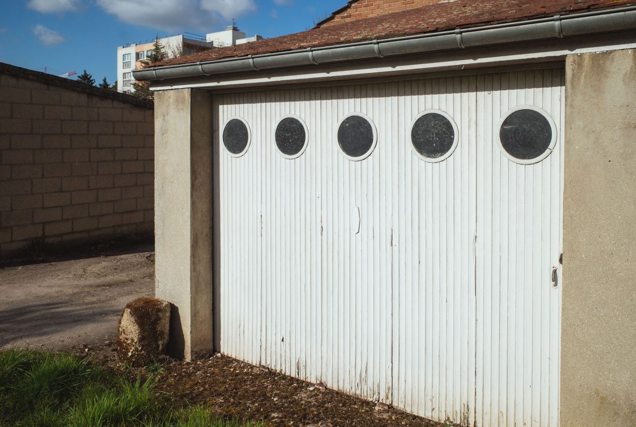 Garage door service in Overland Park, KS